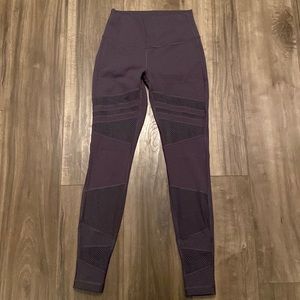 Lululemon Fast and Free running tight in grey with mixed media front panels